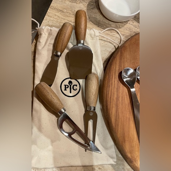 Pampered Chef- Premium Charcuterie cheese board. BRAND NEW!!!! - Picture 4 of 8